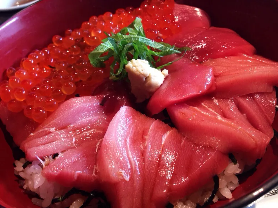 幸せのいくとろ丼。|たけうちさん