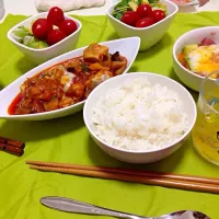 Snapdishの料理写真:鶏肉のトマトソース煮込み|aseung yeonさん