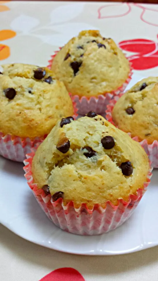 banana cupcake with chocolate chips|Olive Matsumotoさん