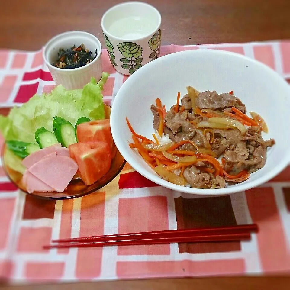 今日は牛丼！|えりなさん