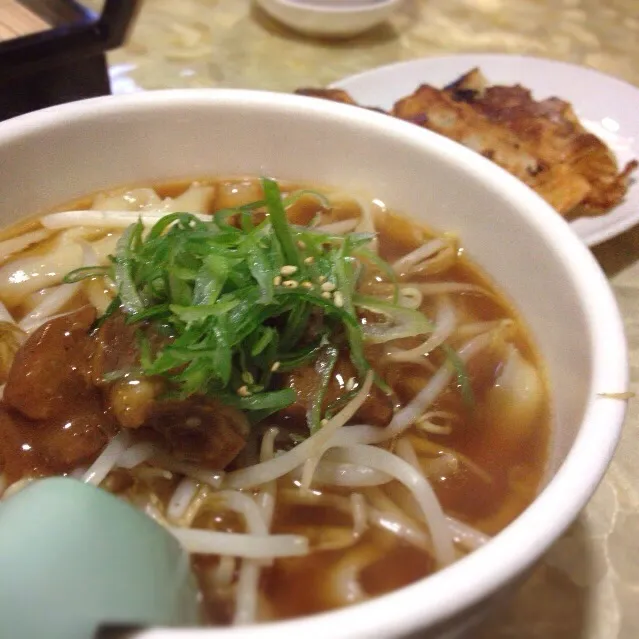 刀削麺食べちゃう。結構残した。|さるさん