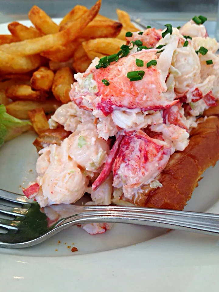 Lobster roll from Ed's Lobster Bar, NYC|boramyelleさん