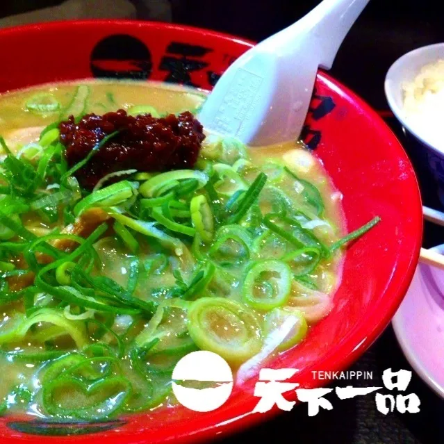 Snapdishの料理写真:131115-天下一品(並こってり麺硬め葱多め＋ライス並) ¥180 #夕食 #外食|dune725さん