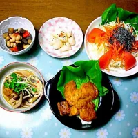 えびのフリッターとおからの茶巾煮込みと五目豆と大根の漬け物とトマトサラダ|モリモリさん