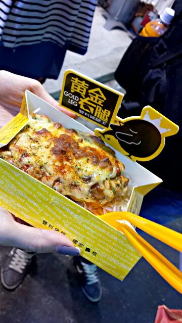 Cheesy BBQ chicken leg at Feng Jia Night Market,  Taichung, Taiwan.|genさん