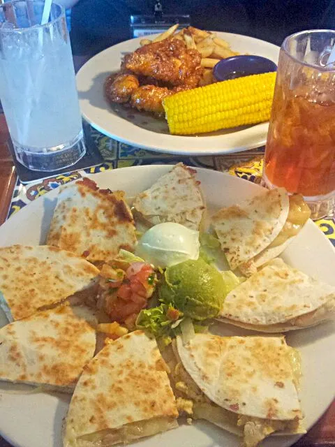 Quesadillas and Chipotle Honey Chicken Crispers|didiさん