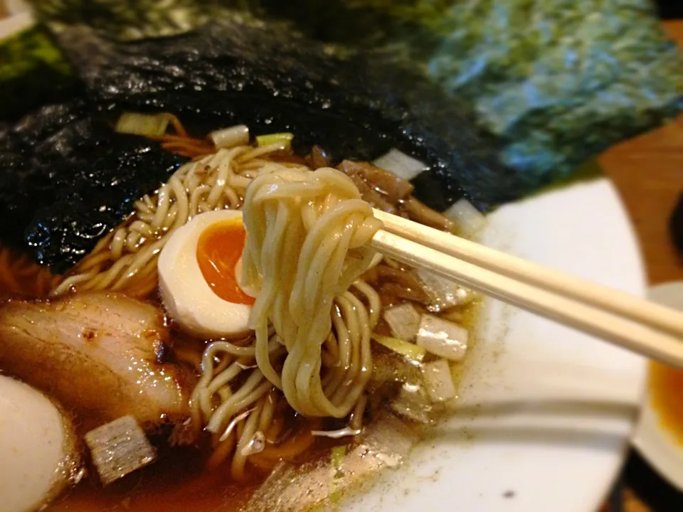 Snapdishの料理写真:醤油らーめん細麺＋板海苔＠烈士洵名・春日|らーめん好き！さん