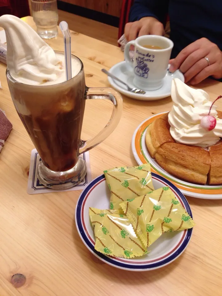 Coffee Cream, Blendy Coffee, Peanut, and Waffe ice cream..|石川美幸さん