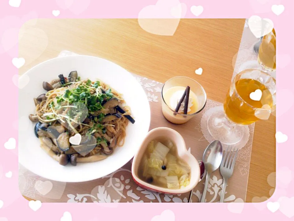 茄子&しめじの和風胡麻パスタ、白菜スープ、カスタードプリン♪|えみたんさん