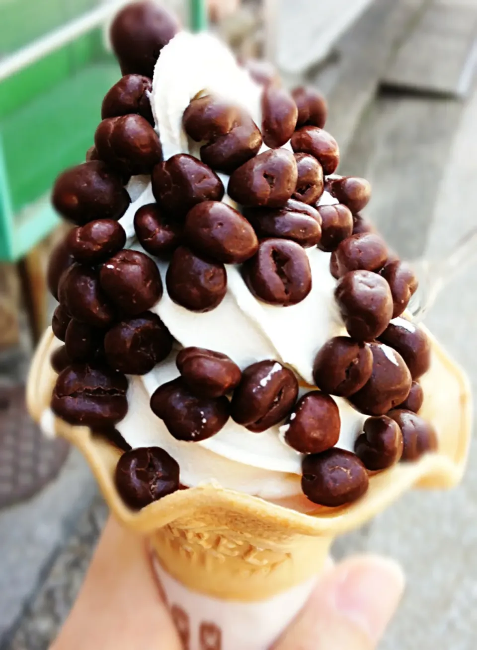 Soft serve made to look like it has deer shit, Miyajima.|coxiella24さん