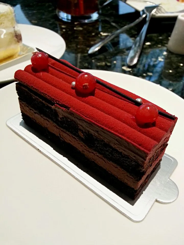 rasberry dark chocolate cake|Phinarasuさん