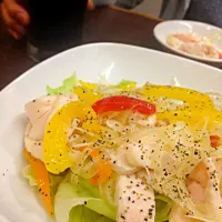 Snapdishの料理写真:柔らかい鶏のサラダ|yukiさん