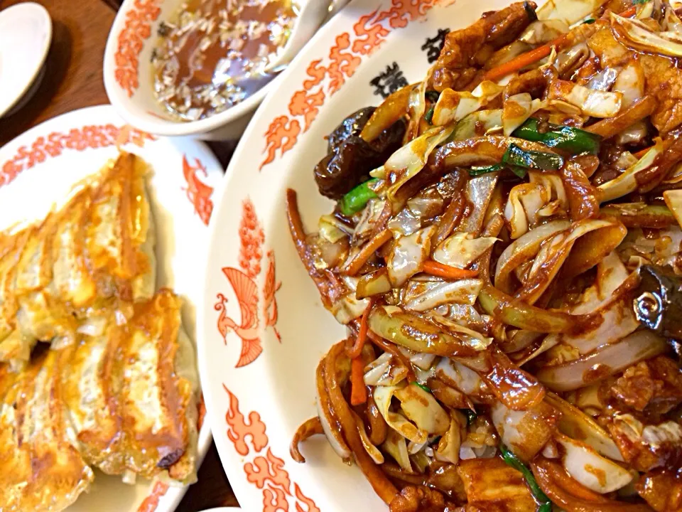 【本日の晩御飯】醬肉飯と餃子。(ﾟдﾟ)ｳﾏｰ 。|JTKさん