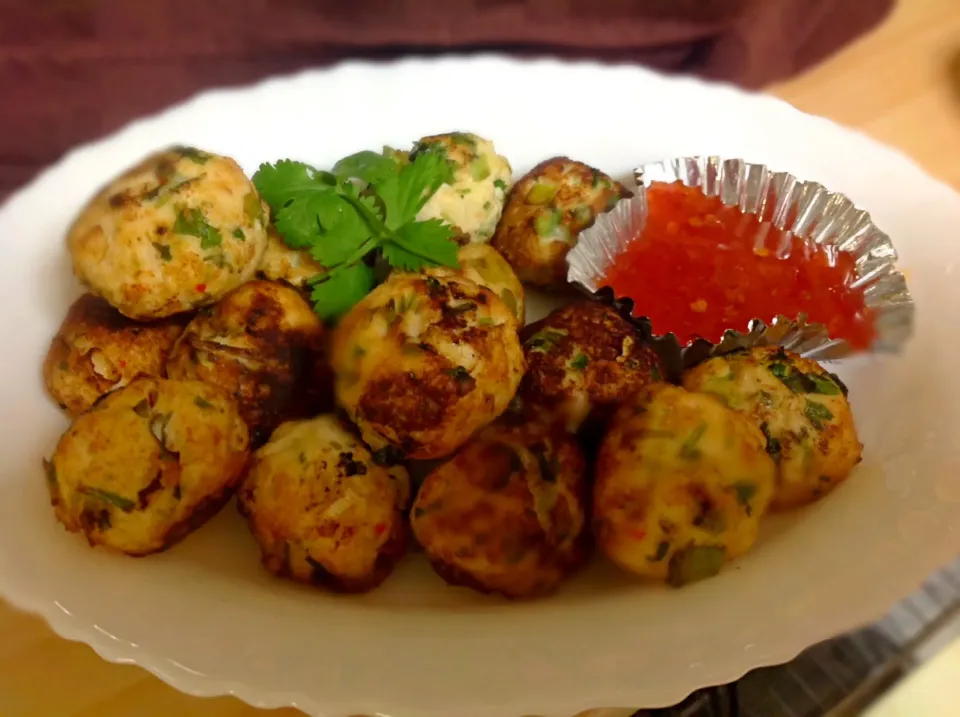 Thai Chicken Meatballs with sweet chilli sauce|Ritsuko Rogersさん