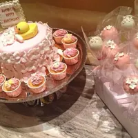 Snapdishの料理写真:Bday cakes for my baby 1st bday|Anne Wongさん