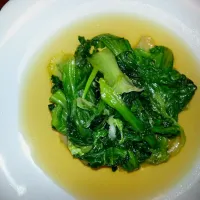 Snapdishの料理写真:葉野菜の炒め煮
砂糖の代わりに蜂蜜
甘塩でソテーして
だし醤油で味付け|よこさん