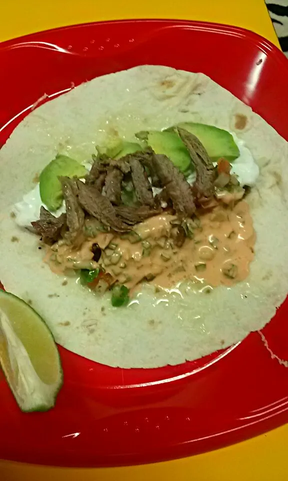 Snapdishの料理写真:carne asada burrito|jonathan choiさん