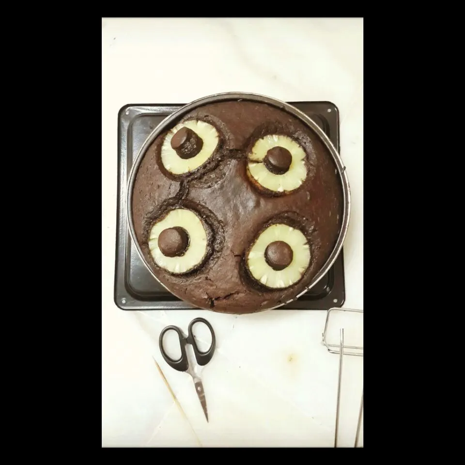 choc moist cake with pineapple|Yuyu Asikin Roslanさん