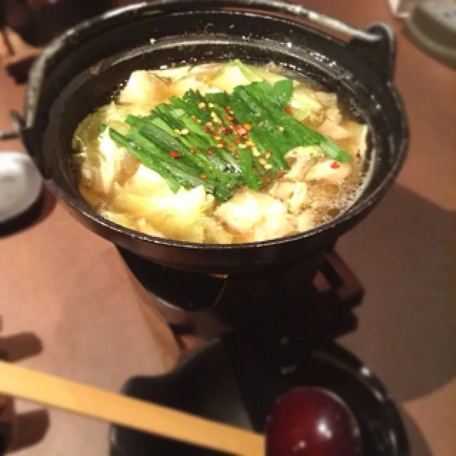 コースのミニもつ鍋醤油味。もつがプルンプルンでめちゃウマ〜(*^o^*)|はなももさん