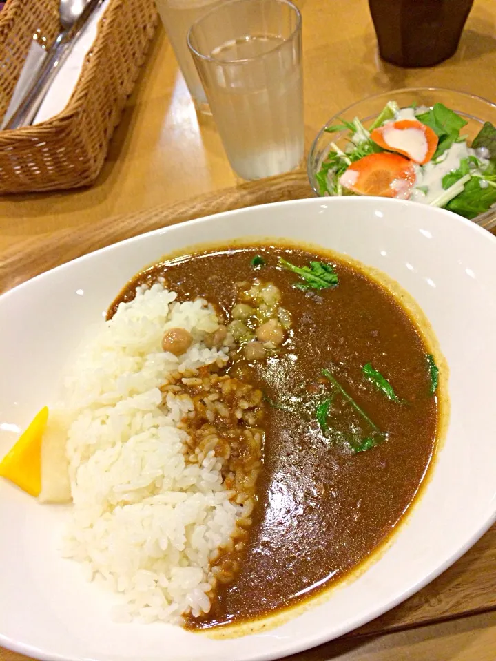 Snapdishの料理写真:3種の豆とほうれん草のカレー|ともこさん