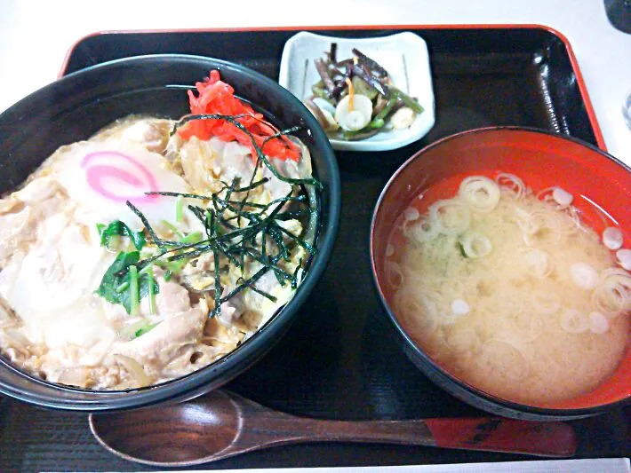 筑波山名物 しゃもの親子丼定食|いくみ(*^ω^*)さん