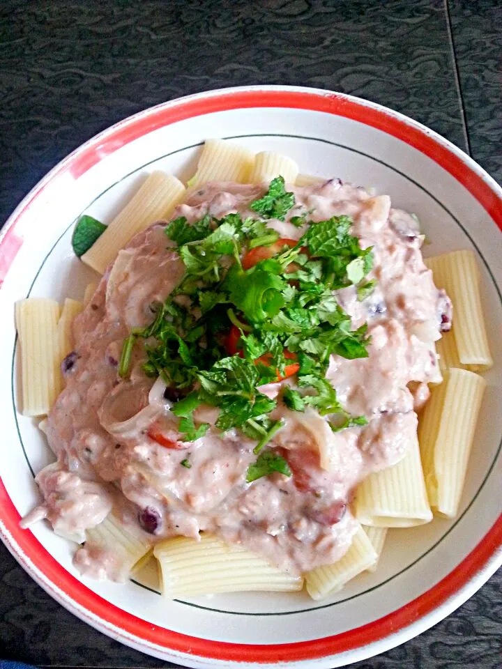 pasta with tuna cranberry pecan nut cream sauce!|Tiffany Nguyenさん