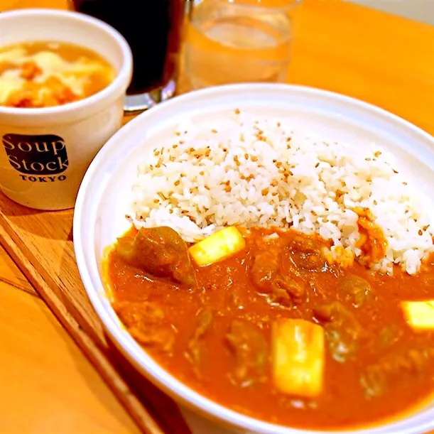 牛すじカレー＆玉ねぎスープ♡|kanaco*さん