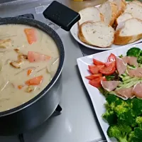 お家へ帰ろう～♪
山盛りのシチューで晩御飯完成!|Teruyo  Kurahashiさん