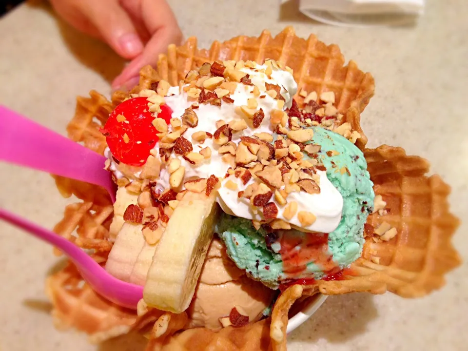 Ice cream at baskin robins|Tommy Limさん