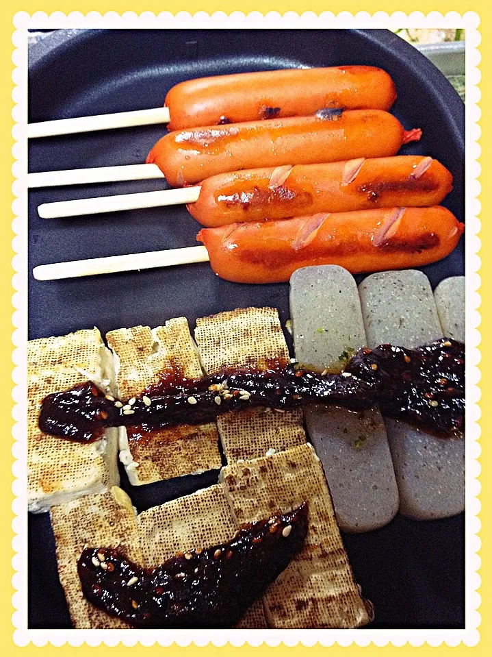 家飲み～🍻おつまみ  まずは田楽と あまり物のフランクフルトから|えみちさん