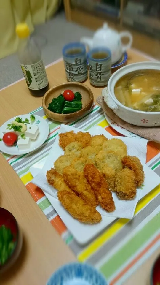 牡蠣フライ
蓮根フライ
冷奴
ほうれん草おひたし
味噌汁|HANAさん