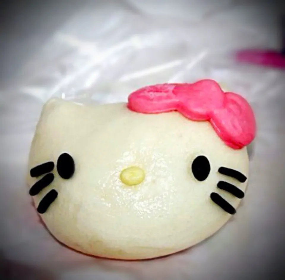 Snapdishの料理写真:Hello Kitty Nikuman|あいかcookingWITHmamaさん