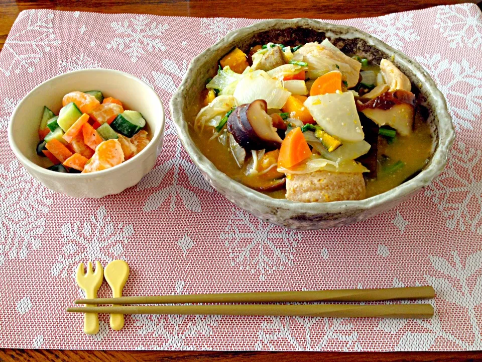 ほうとう風煮込みと、きゅうりとみかんのわさび豆乳マヨサラダ|ずぼら管理栄養士ママさん