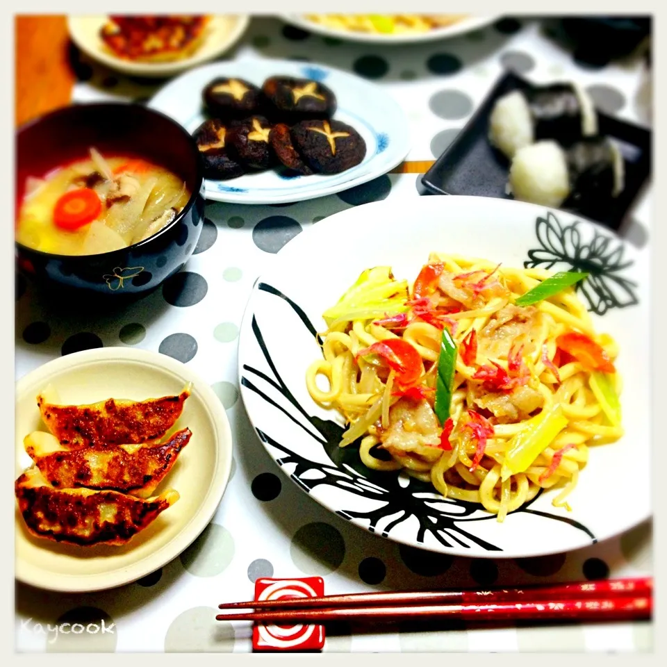 今日は満月だ〜！！...ま〜ったく関係ないけど、焼うどんの夕飯🍂|Asahimaruさん