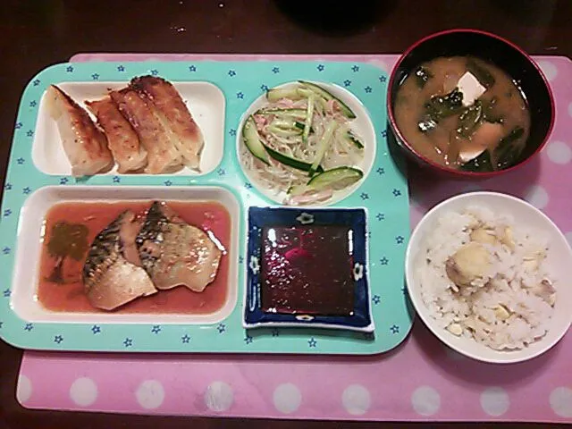 鯖の味噌煮、餃子、春雨サラダ、栗ご飯、味噌汁|クラキティさん