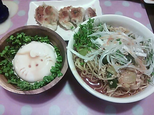 勝浦担々麺、餃子、冷奴|クラキティさん