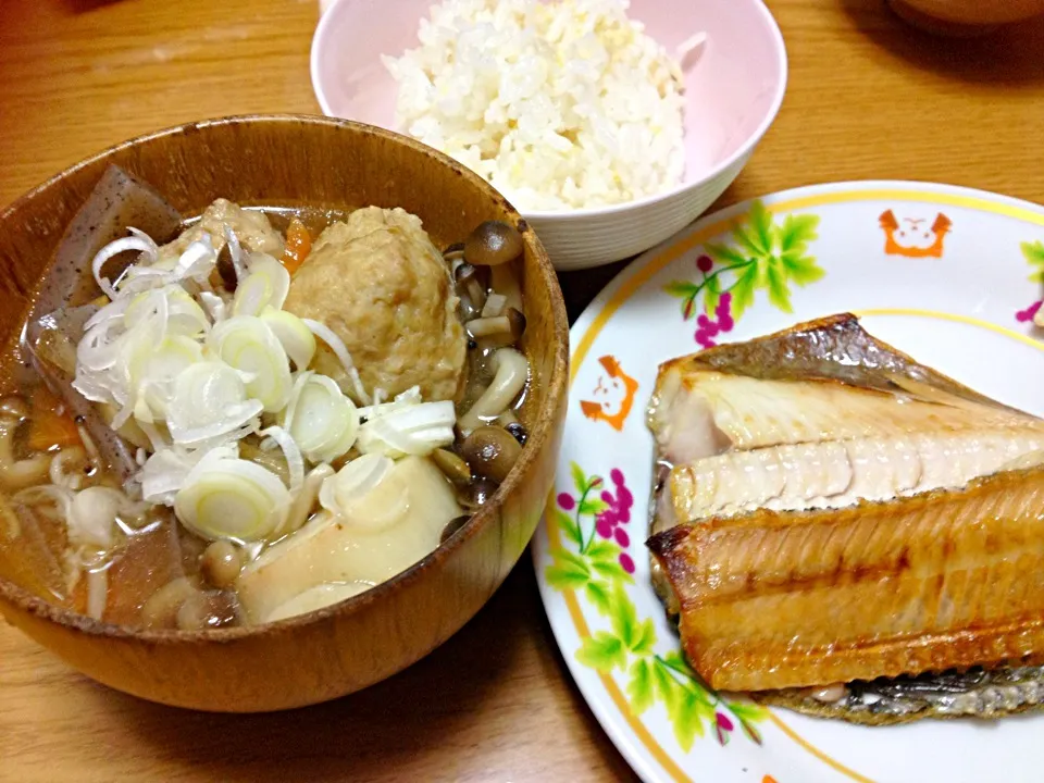 鶏だんご汁と縞ホッケ焼き|まりこさん