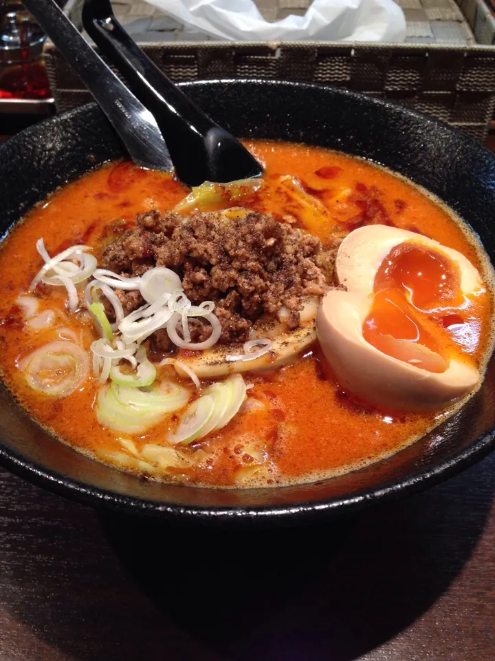 食べラーきゃべつ担々麺に味玉トッピング|中華蕎麦 銀時さん