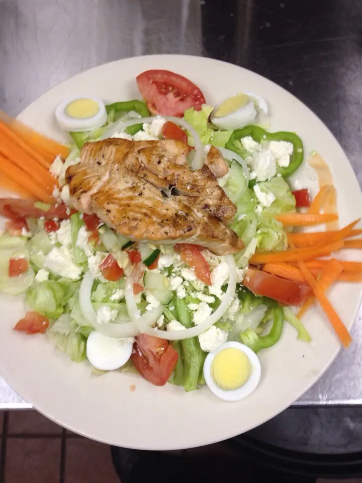 Salmon spring salad|candace johndonさん