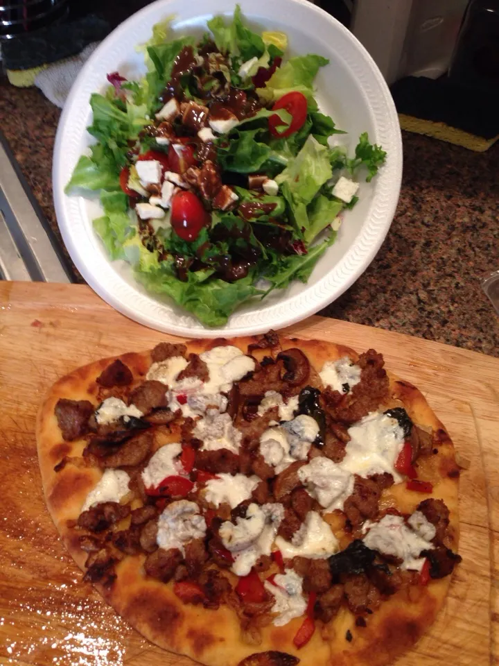 Sausage onion basil flatbread|candace johndonさん