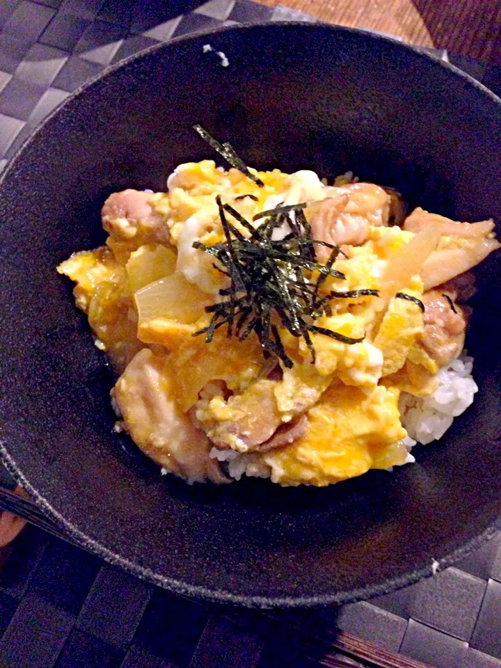 塩糀チキンで親子丼💛|まみりんごさん