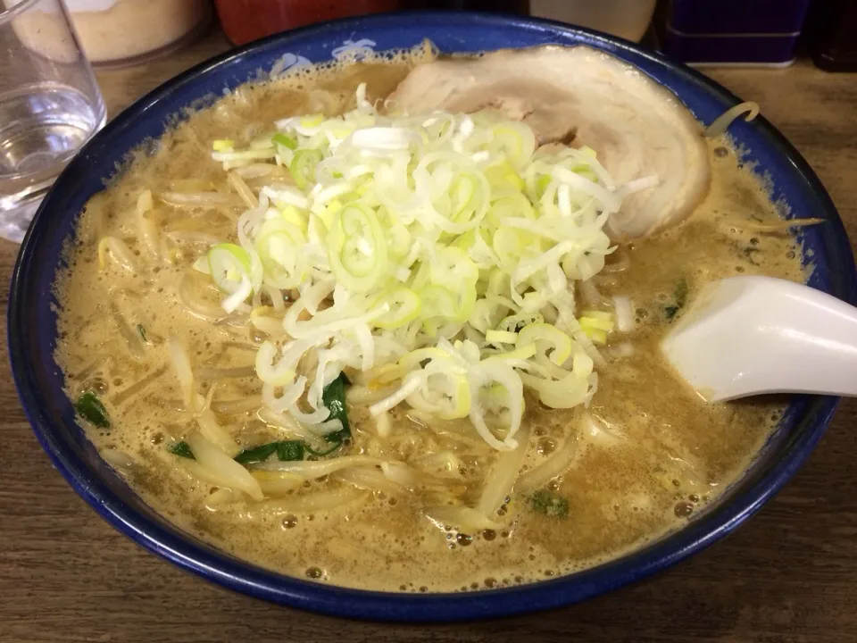 一日一麺 とんこつ醤油|Naoya Ishiharaさん