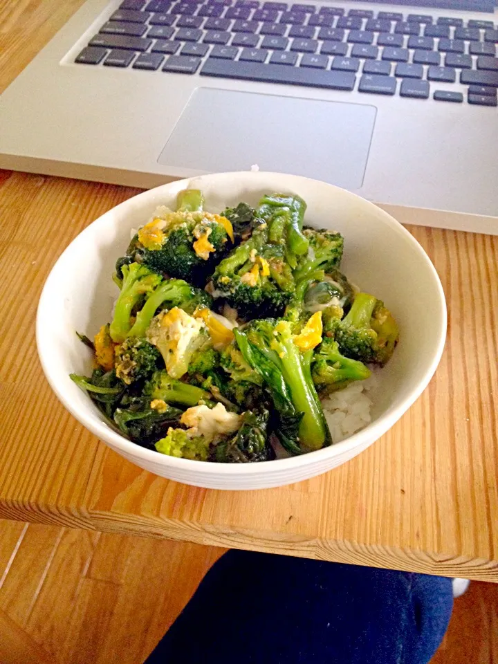 Broccoli, spinach, egg stir fry|Jackieさん