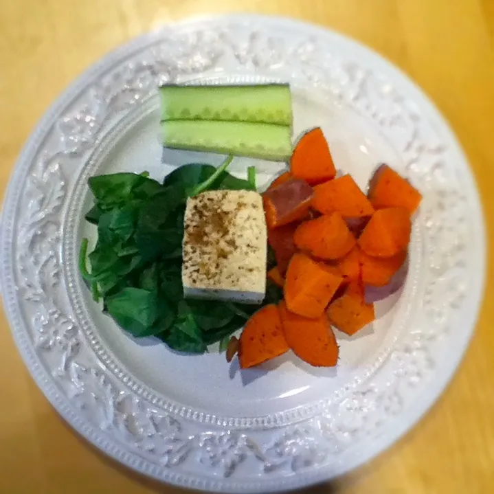 Steamed spinach, sweet potato, & tofu|Sai linさん