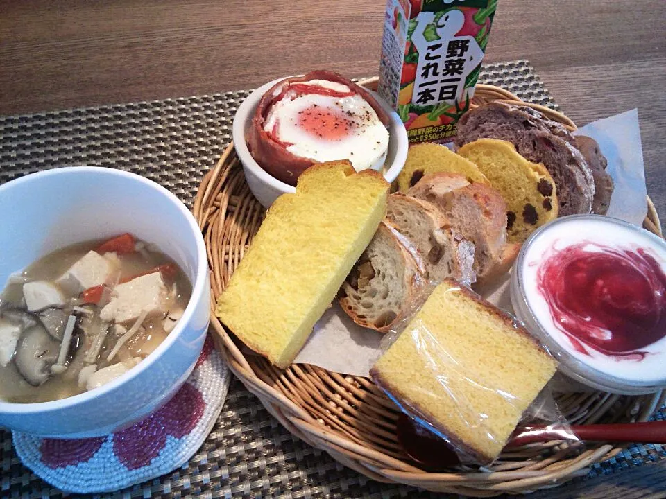 Snapdishの料理写真:パン大好きさんの朝ご飯♪|なぎママさん