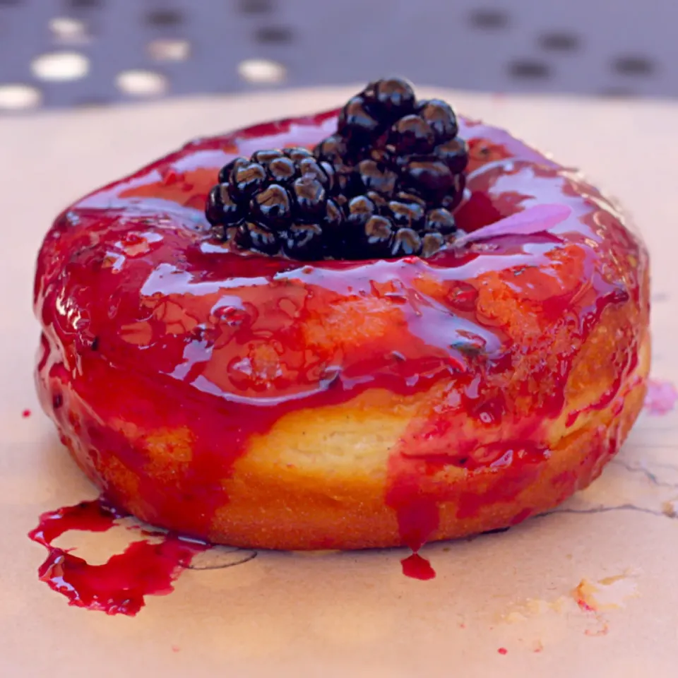 Snapdishの料理写真:Huckleberry donut|Sarah Mahoneyさん