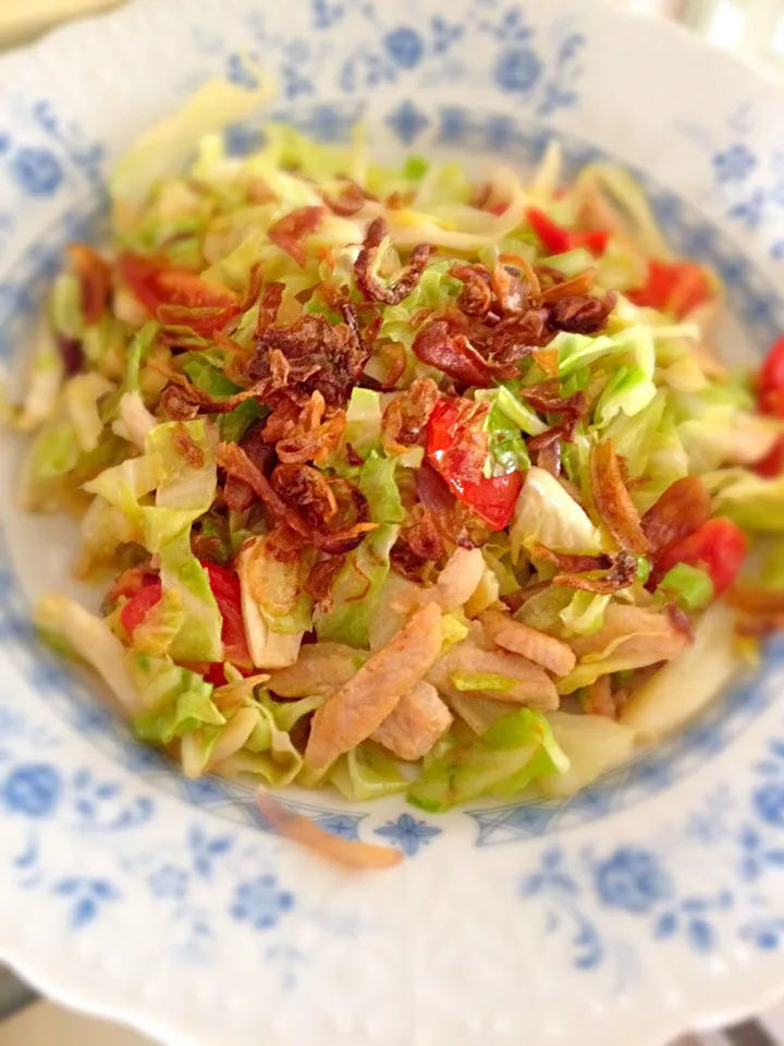 スパイシーキャベツ豚トロイタメ Spicy stir fry Cabbage with Tontoro|Kardina Sariさん