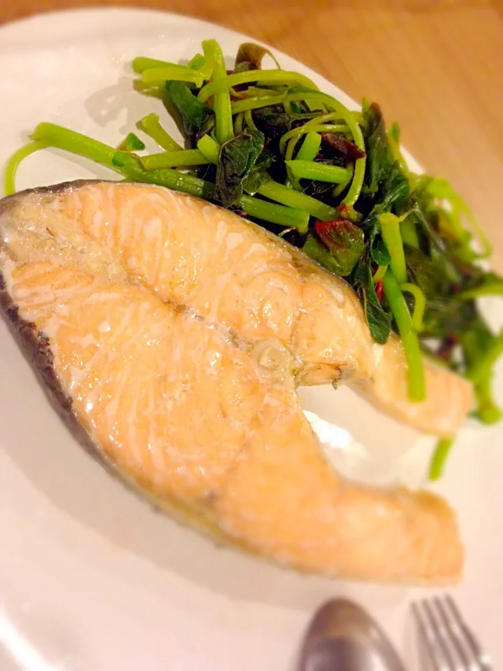 Snapdishの料理写真:Salmon x spinach|Reeseszeさん