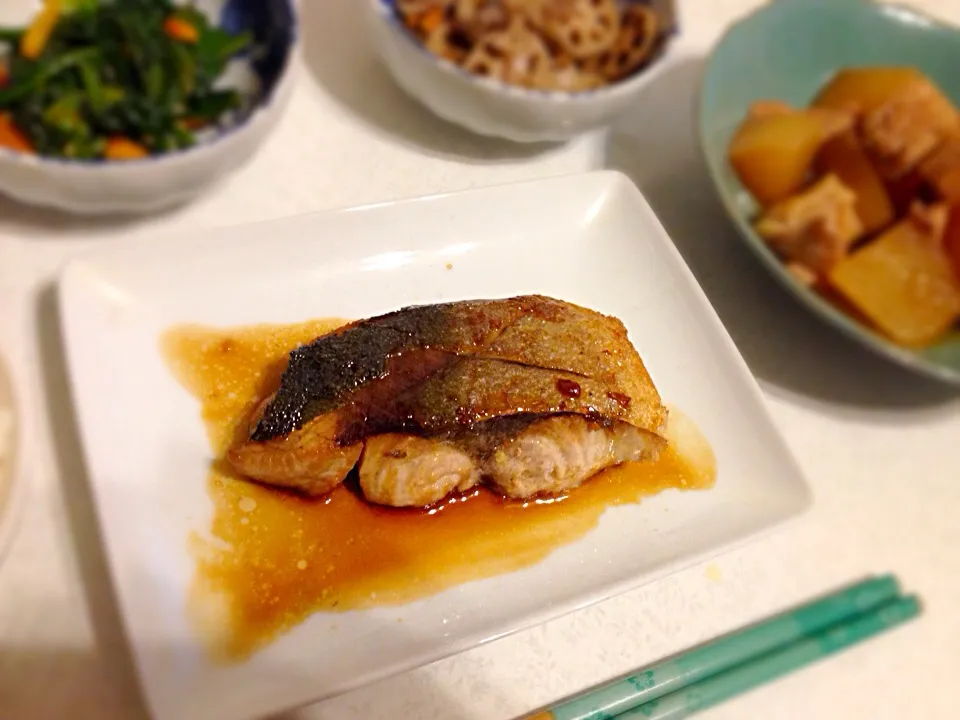 はまち照焼きと鶏大根|はなびさなさん