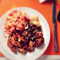 Fried rice with chicken sauce and sweet noodle indonesian cuisine|irham raditya putraさん